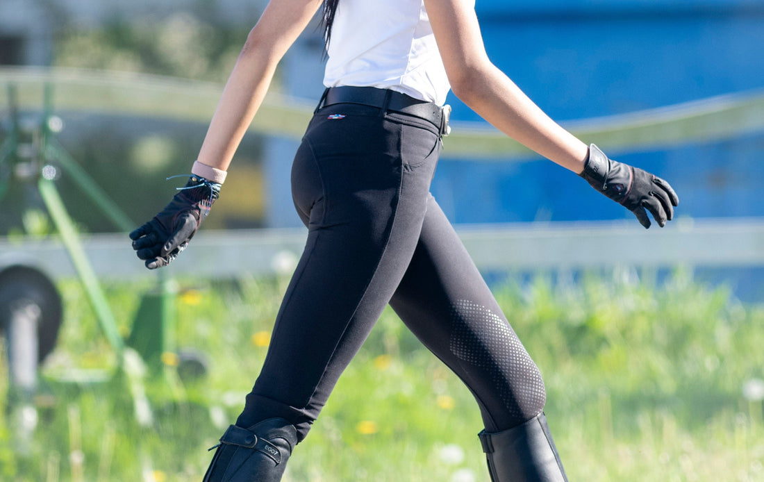 Leather vs Synthetic Riding Gloves: Which Should You Choose?